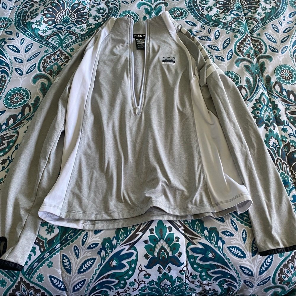Victoria, secrets pink ultimate pull over